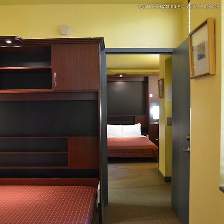 Anne Ma Soeur Anne Hotel Studio مونتريال المظهر الخارجي الصورة