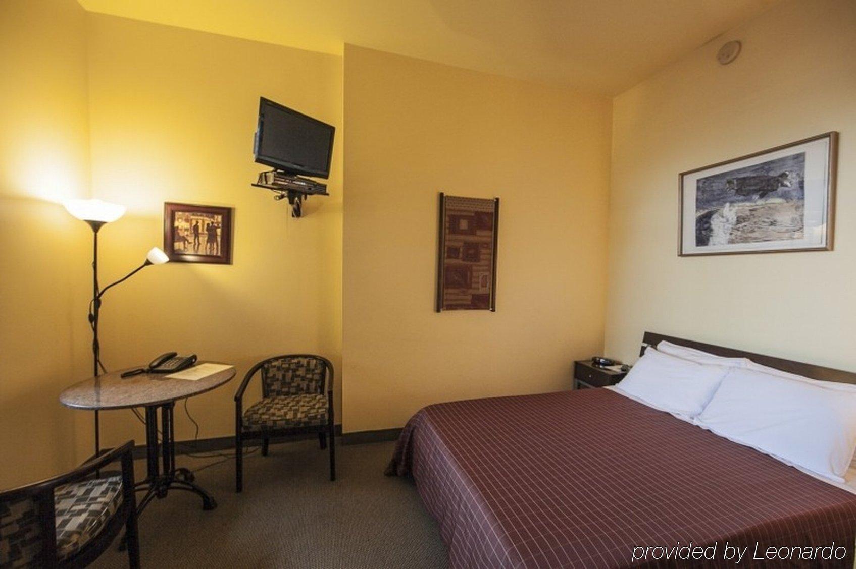Anne Ma Soeur Anne Hotel Studio مونتريال المظهر الخارجي الصورة