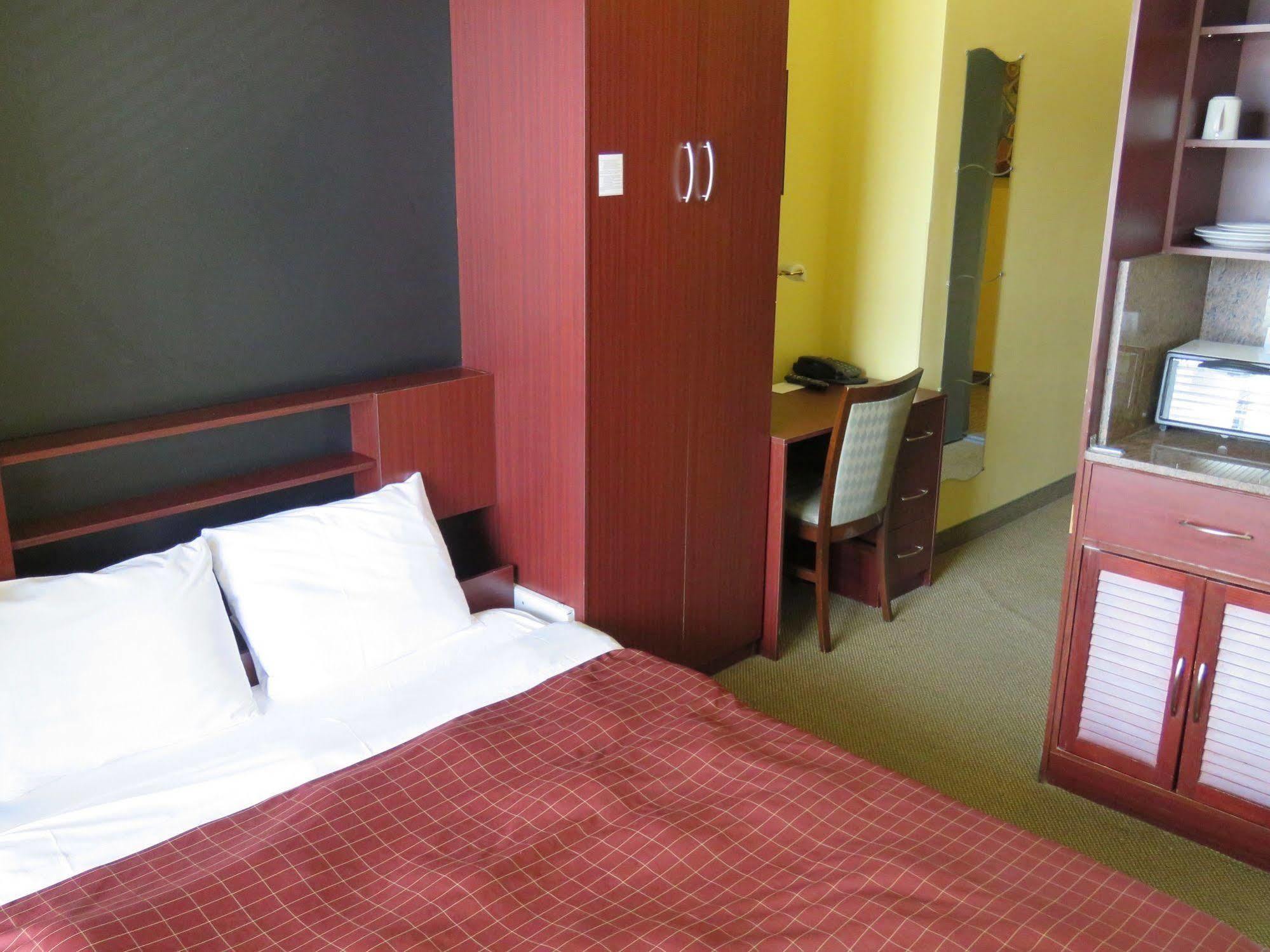 Anne Ma Soeur Anne Hotel Studio مونتريال المظهر الخارجي الصورة