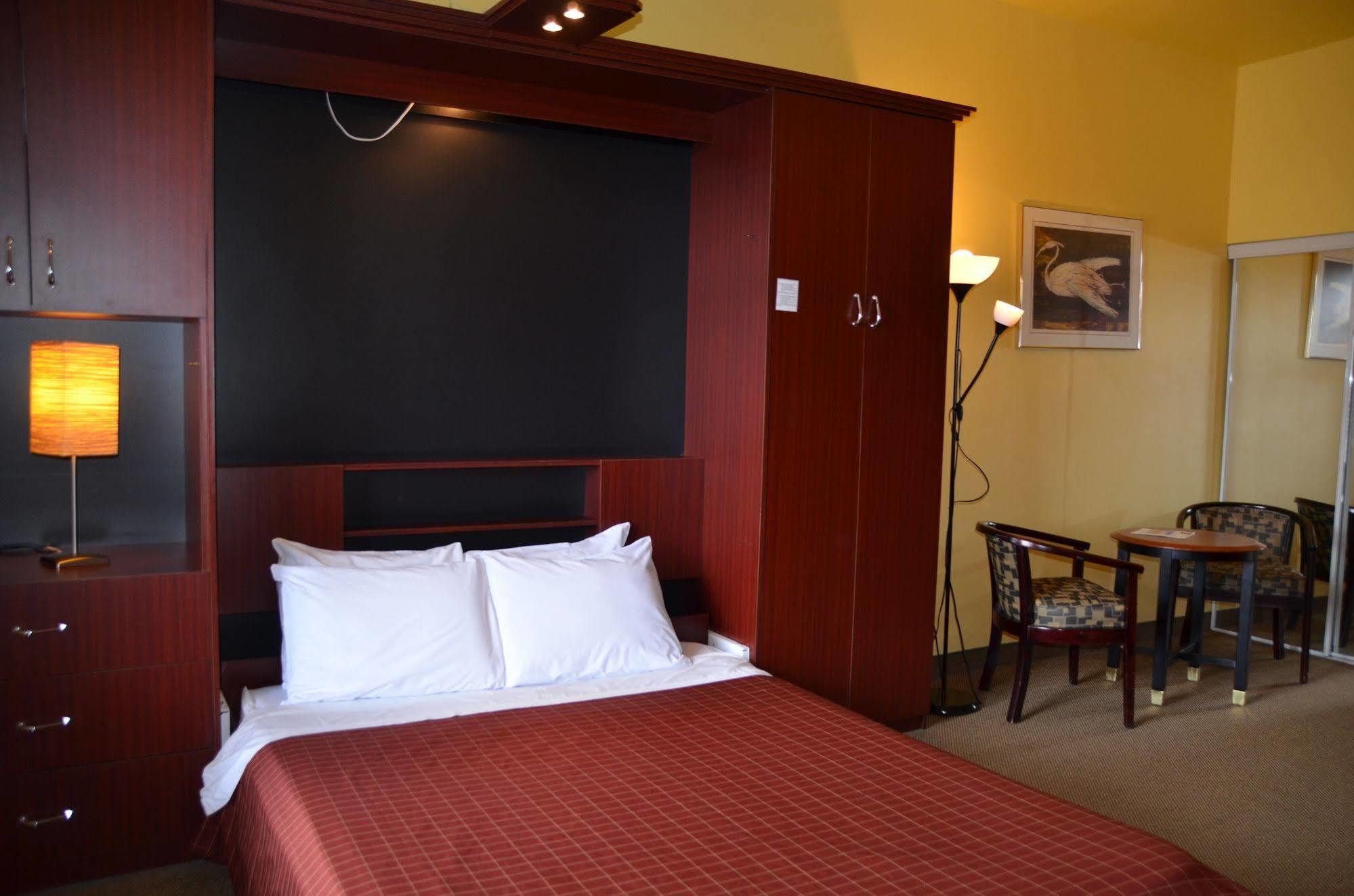 Anne Ma Soeur Anne Hotel Studio مونتريال المظهر الخارجي الصورة